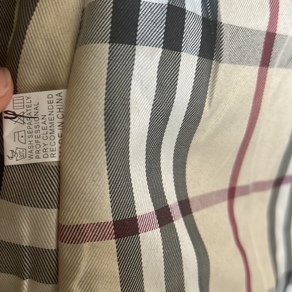 Beautiful Burberry baby girl coat 2-3 years - Picture 4 of 10